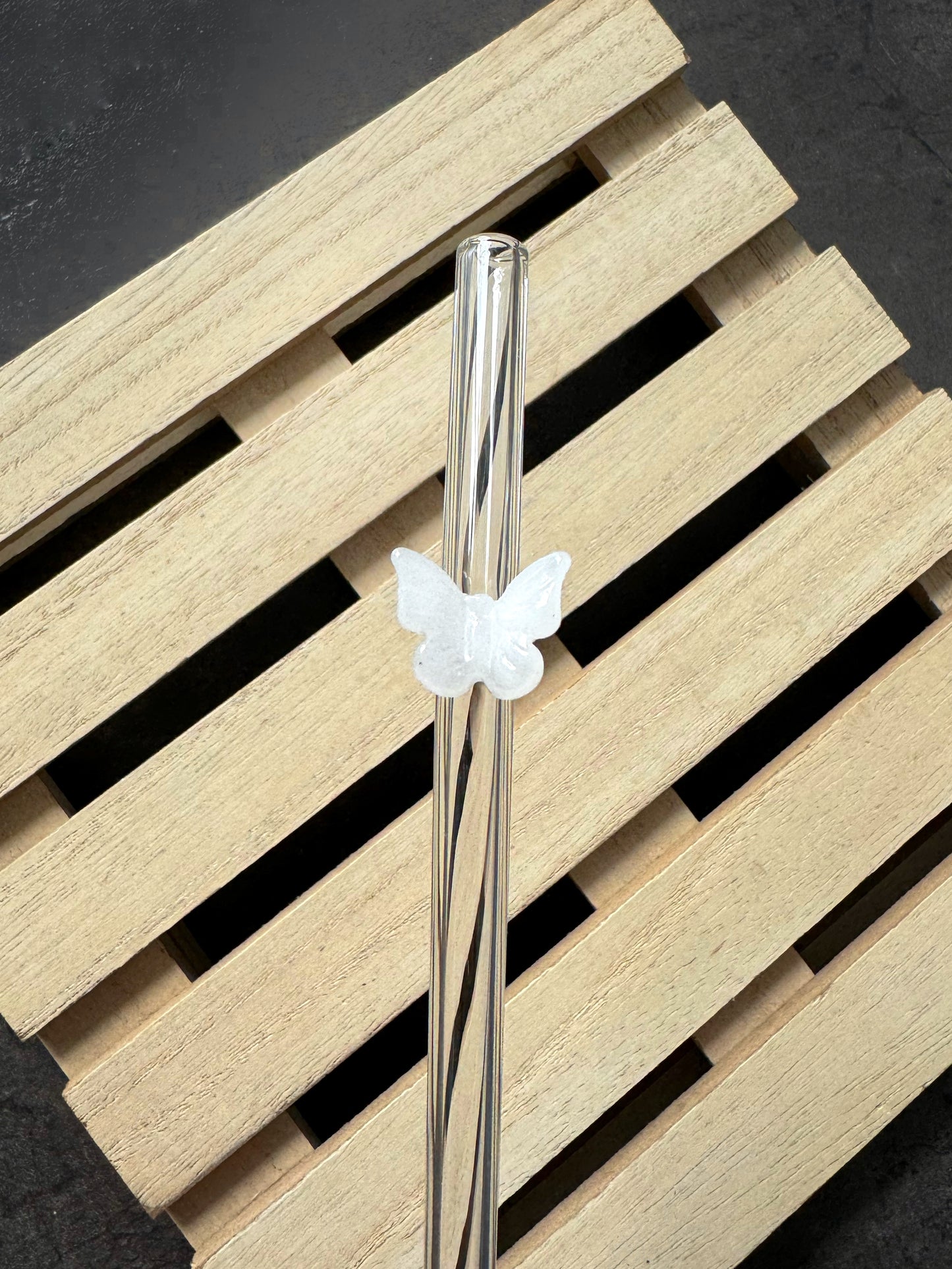 Skleněné brčko - motýlek