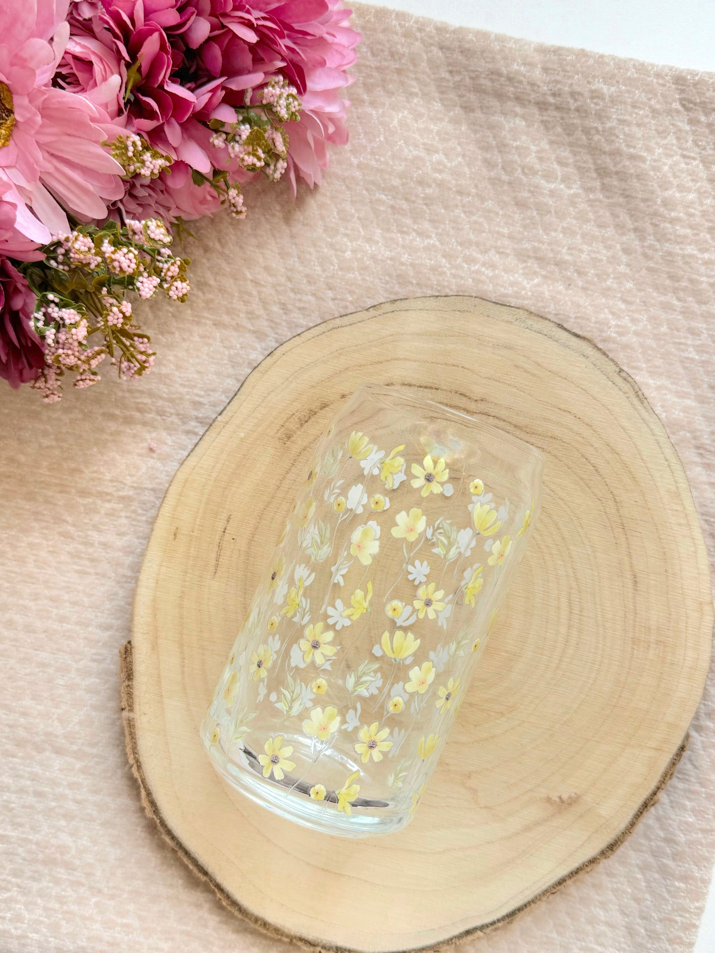 Sklenička - Yellow flowers