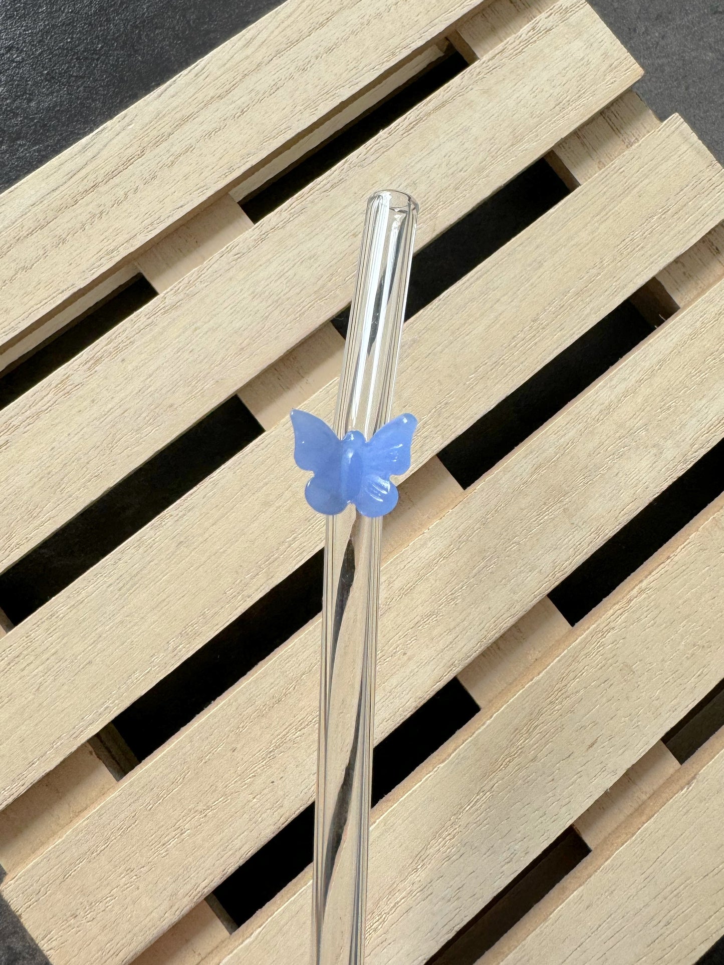 Skleněné brčko - motýlek