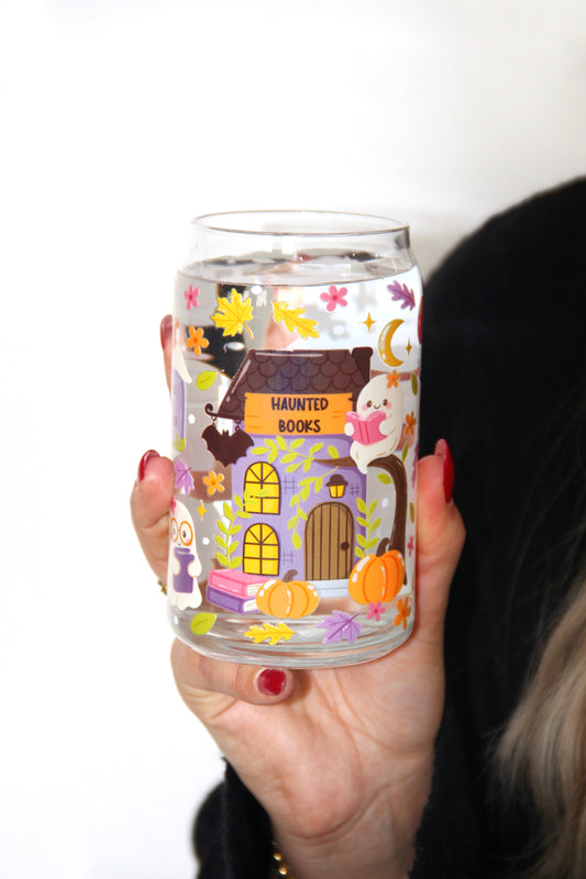 Sklenička - Haunted books