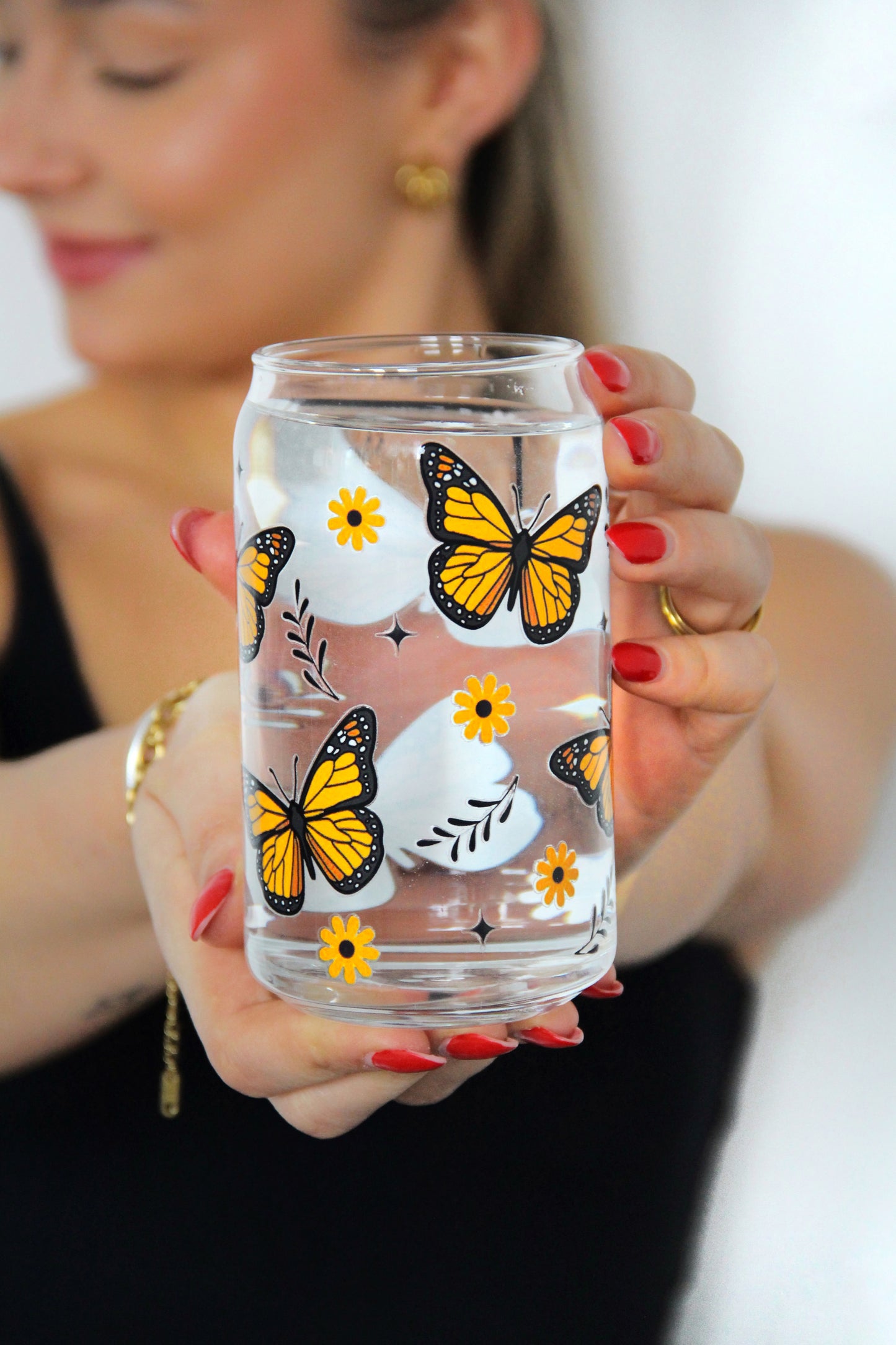 Sklenička - Yellow butterfly